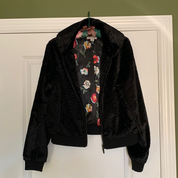 Rich black faux fur super soft high end fur. - Picture 1 of 6